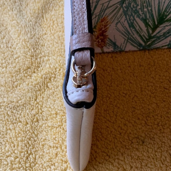 🐴 COACH LARGE CORNER WRISTLET WITH HORSE AND CARRIAGE 🐴 - Picture 13 of 16